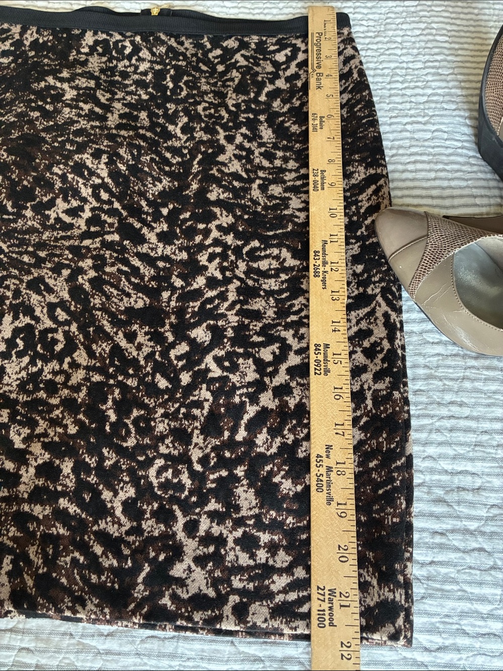 Rafaella Black and Tan Abstract Print Pencil Skirt, Size: 8 - Picture 4 of 7